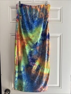 Absolutely Tie-Dye Tube dress in Rainbow Hues